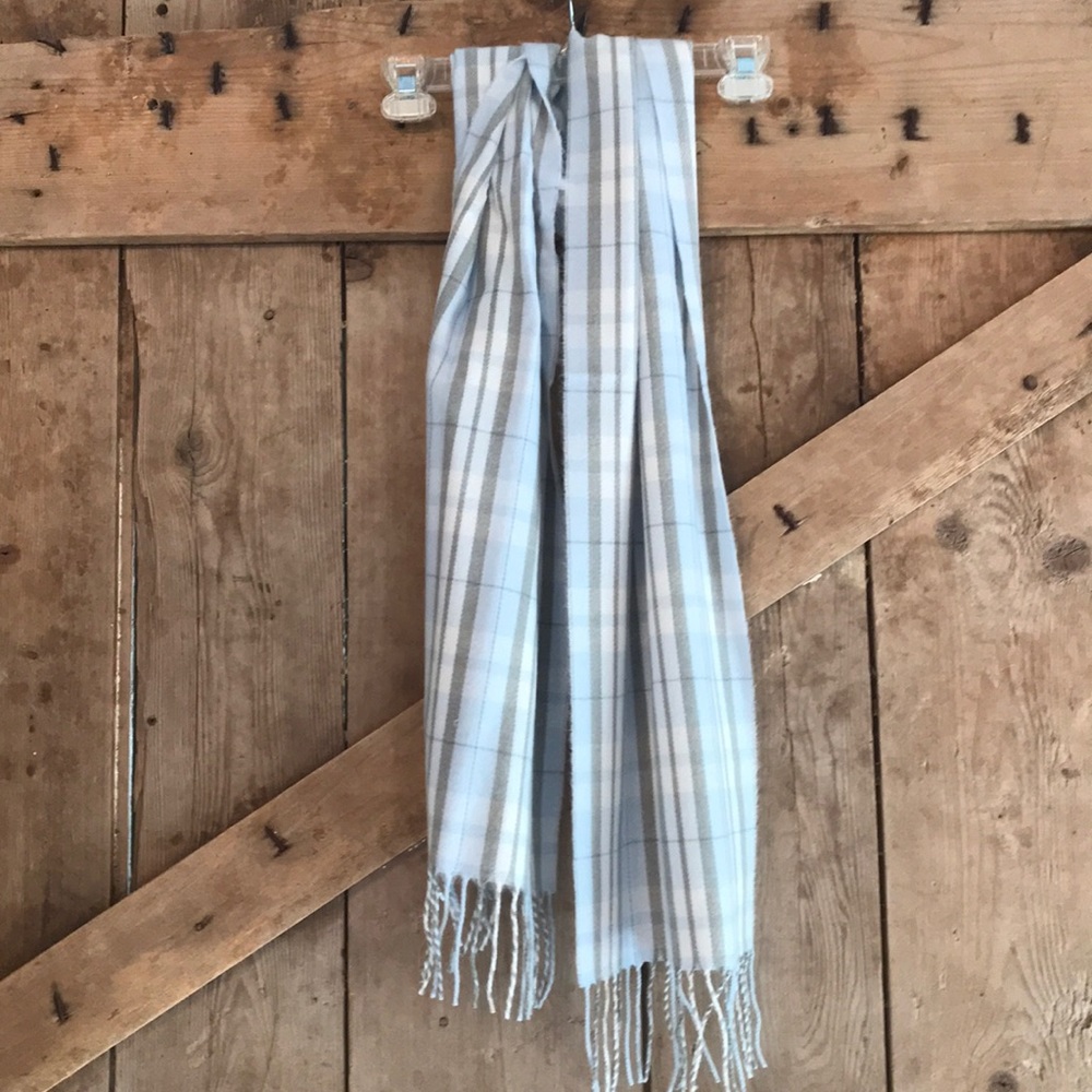 NWOT Pastel blue white and gray scarf